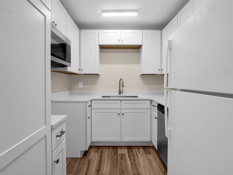 More Photos Of 520 Courtwood Ln, Hendersonville Apartments For Sale
