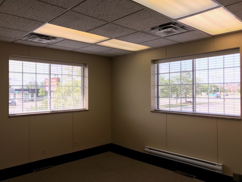 More Photos Of 2820 W Maple Rd, Troy Office For Sale