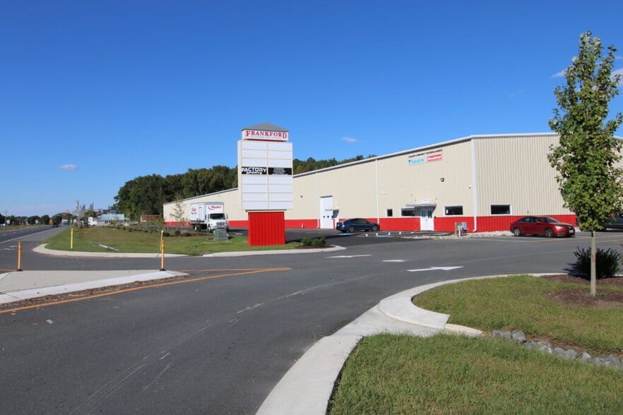 Primary Photo Of 34545 DuPont Blvd, Frankford Sports And Entertainment For Lease