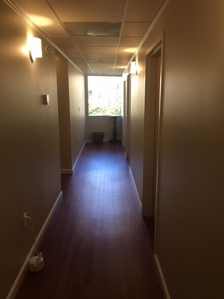 More Photos Of 1842 Beacon St, Brookline Medical For Sale