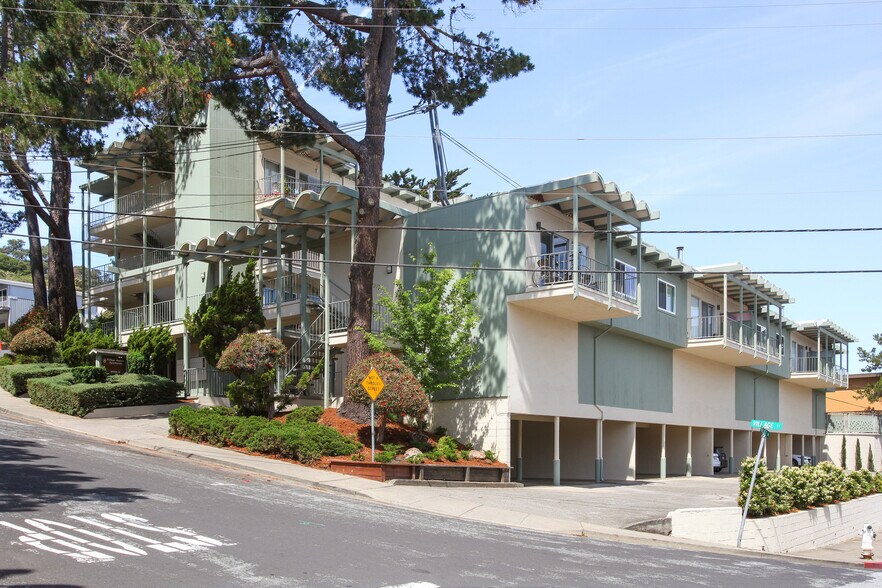 More Photos Of 2200 Village Ct, Belmont Apartments For Sale