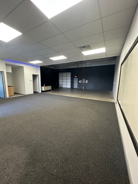 More Photos Of 3300-3312 Encrete Ln, Dayton Light Manufacturing For Lease