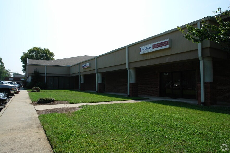 More Photos Of 608 Matthews Mint Hill Rd, Matthews Coworking Space