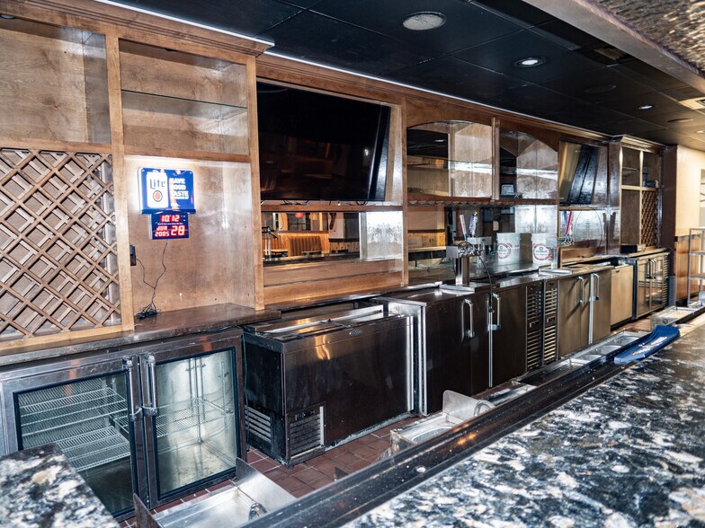 More Photos Of 4904 N Navarro St, Victoria Restaurant For Sale