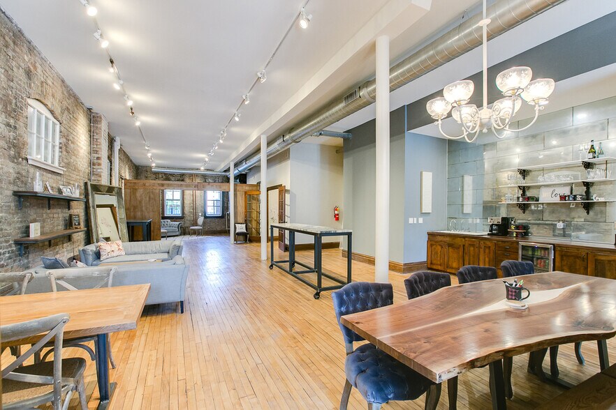 More Photos Of 2220-2226 N Central Ave, Saint Anthony Storefront Retail Office For Lease