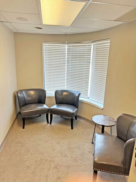 More Photos Of 20455 Mack Ave, Grosse Pointe Woods Storefront Retail Office For Lease