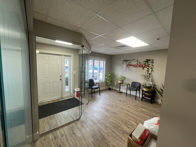 More Photos Of 111 W Bay Plz, Plattsburgh Office For Sale