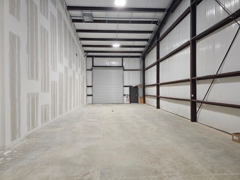 More Photos Of 1667 Broadway Ave, Braselton Warehouse For Lease