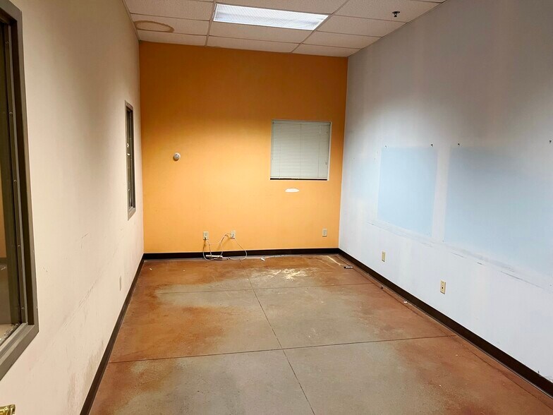 More Photos Of 110 Wall St, Onamia Flex For Lease