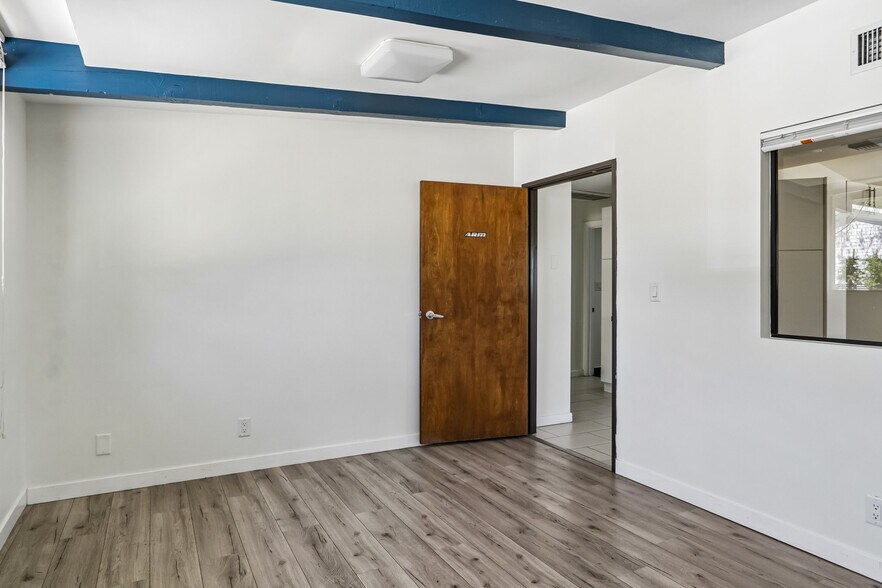 More Photos Of 11100 Sheldon St, Sun Valley Office Residential For Sale