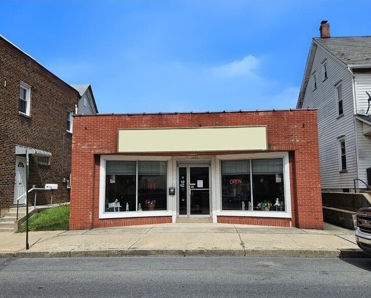 More Photos Of 1627 Main St, Northampton Storefront For Lease