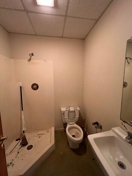 More Photos Of 1075 Cornwall drive dr, Madison Office For Sale