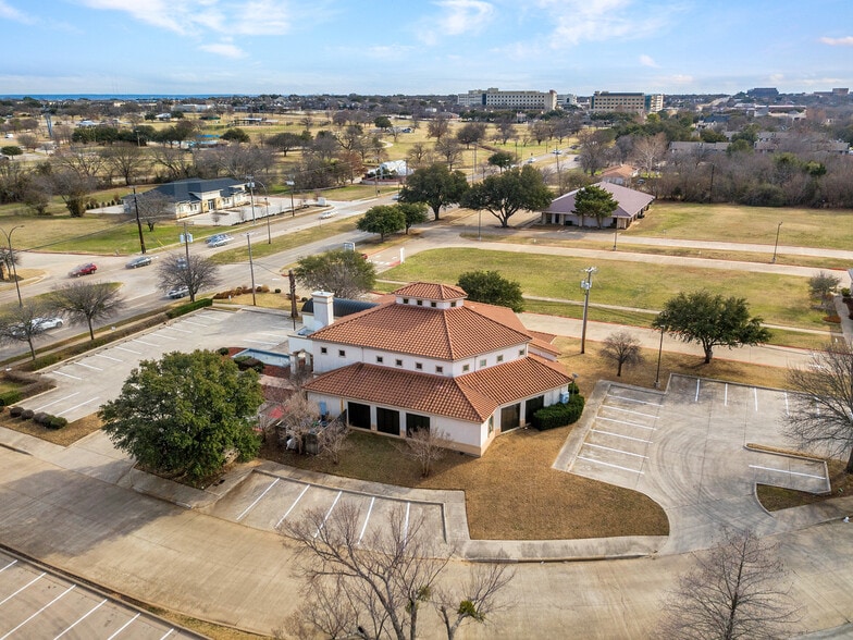 More Photos Of 2628 Matlock Rd, Arlington Medical For Sale