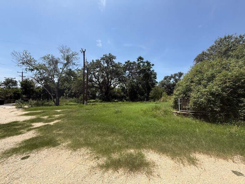 More Photos Of 9506 Perrin Beitel Rd, San Antonio Land For Lease