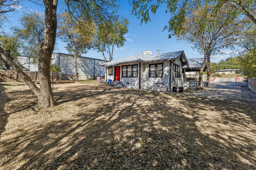 More Photos Of 2135 Bandera Rd, San Antonio Office Residential For Sale