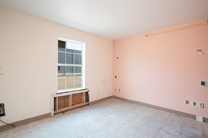 More Photos Of 2301 E Expressway 83, Donna Hotel For Sale