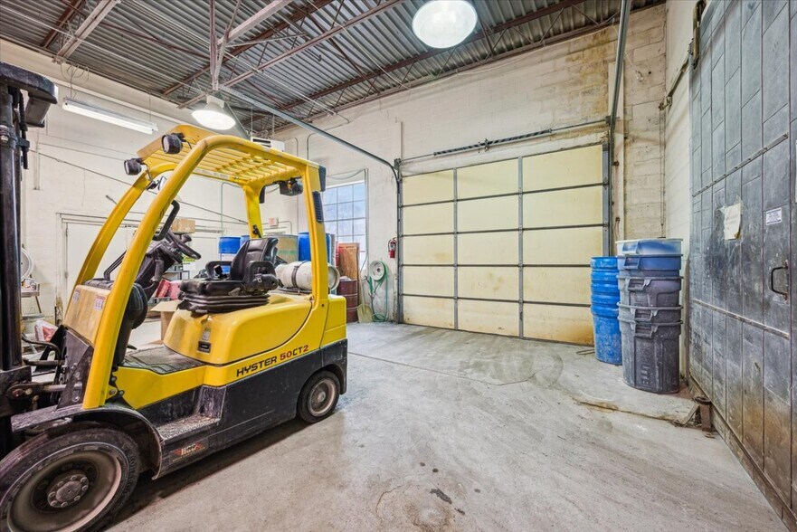 More Photos Of 337 Warren Ave, Stirling Industrial For Sale