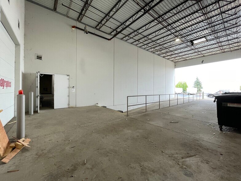 More Photos Of 1585 Beverly Ct, Aurora Warehouse For Sale