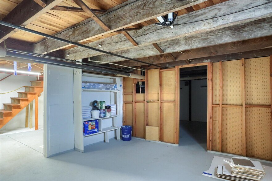 More Photos Of 1918 Carlisle Rd, York Office Residential For Sale