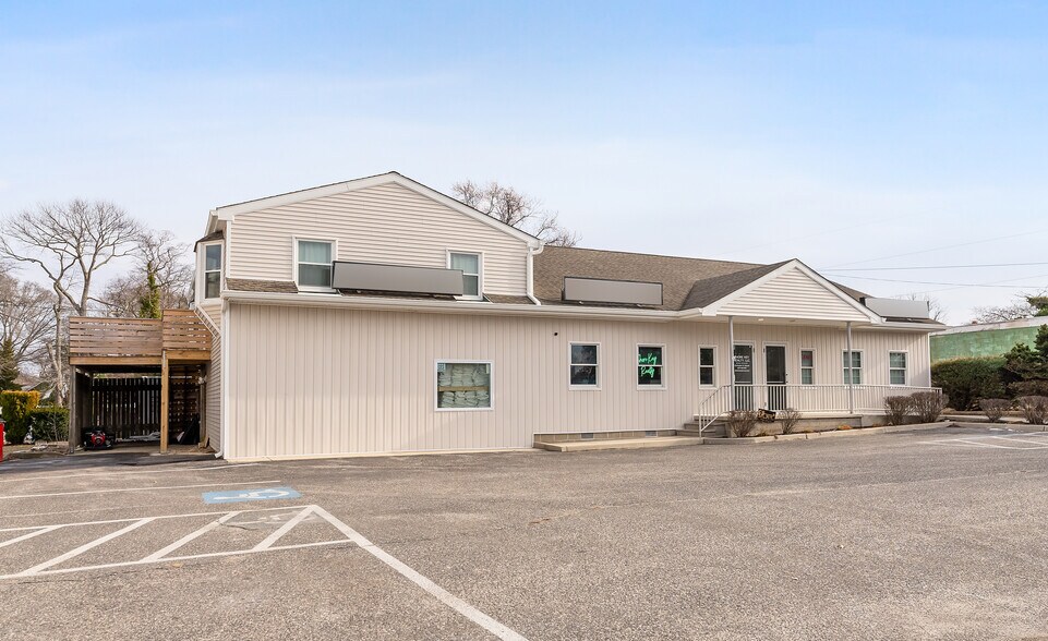 More Photos Of 2004 Bayshore Rd, Villas Medical For Sale