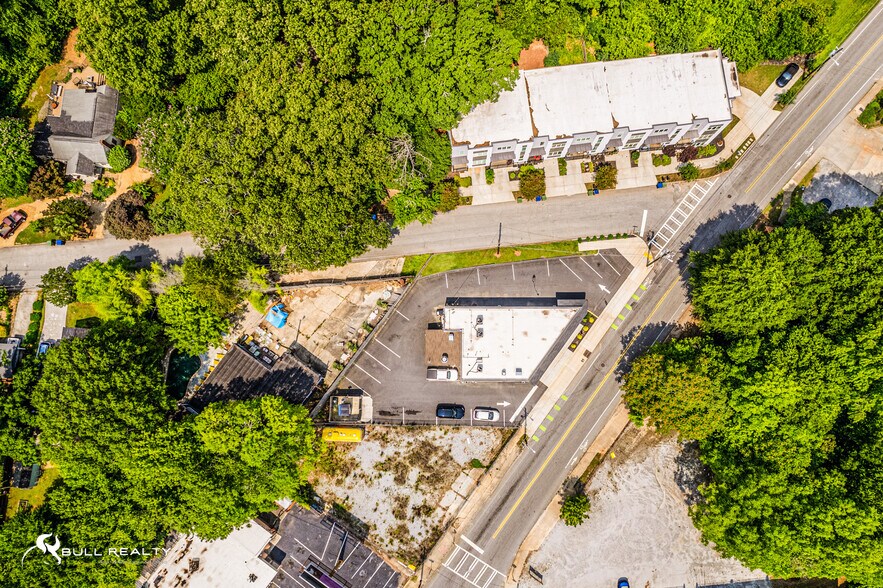 More Photos Of 845 Flat Shoals Ave SE, Atlanta Freestanding For Lease