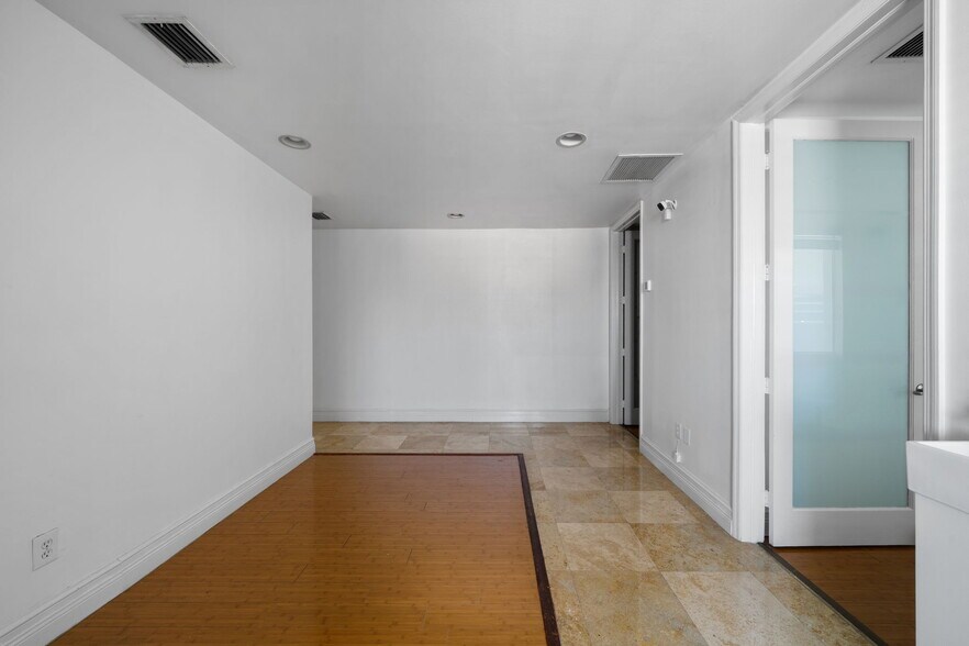 More Photos Of 430 S Dixie Hwy, Miami Office For Lease