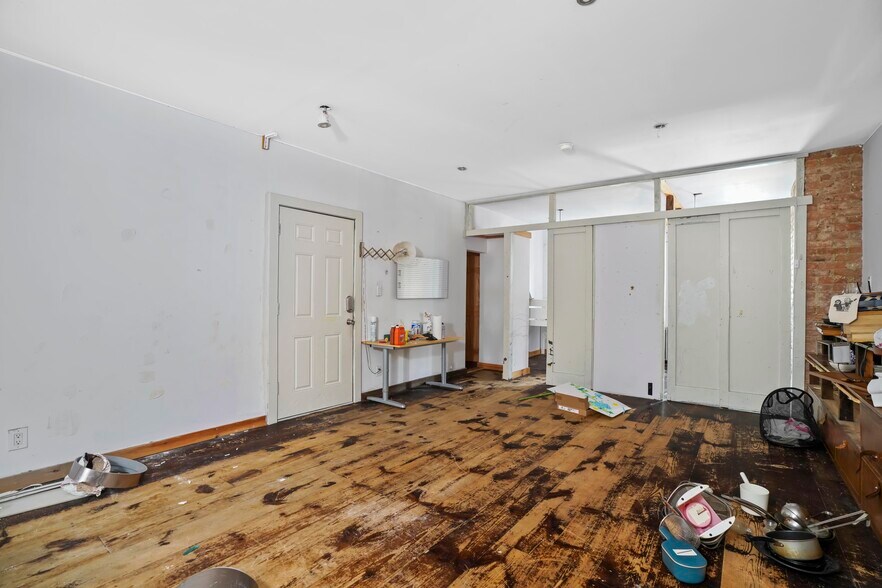 More Photos Of 296 Grand St, Brooklyn Apartments For Lease