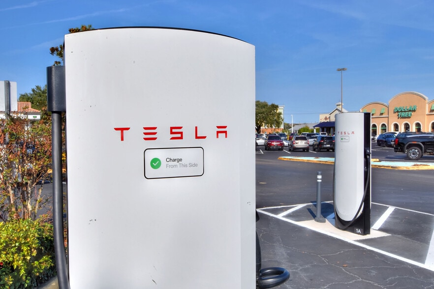 More Photos Of 1202 N Broadway Ave, Bartow Restaurant For Sale