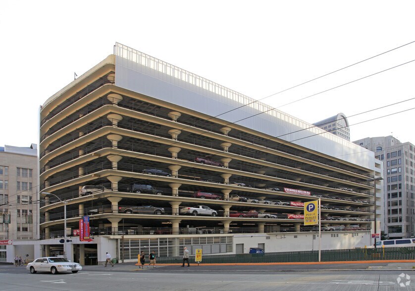 More Photos Of 1601 3rd Ave, Seattle Parking Garage For Lease