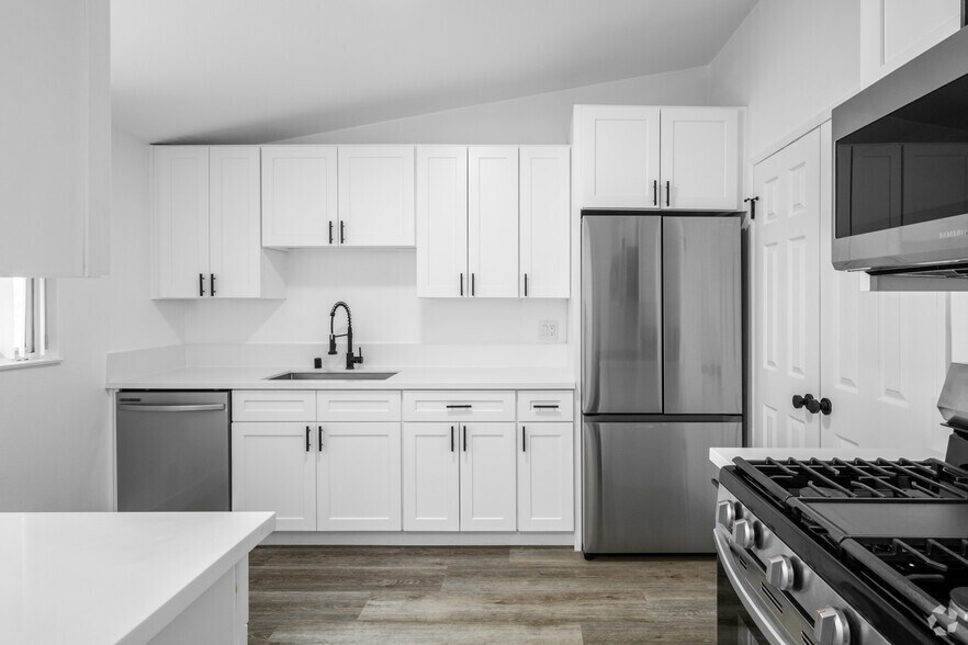 More Photos Of 205 S McCoy Rd, Orange Apartments For Sale