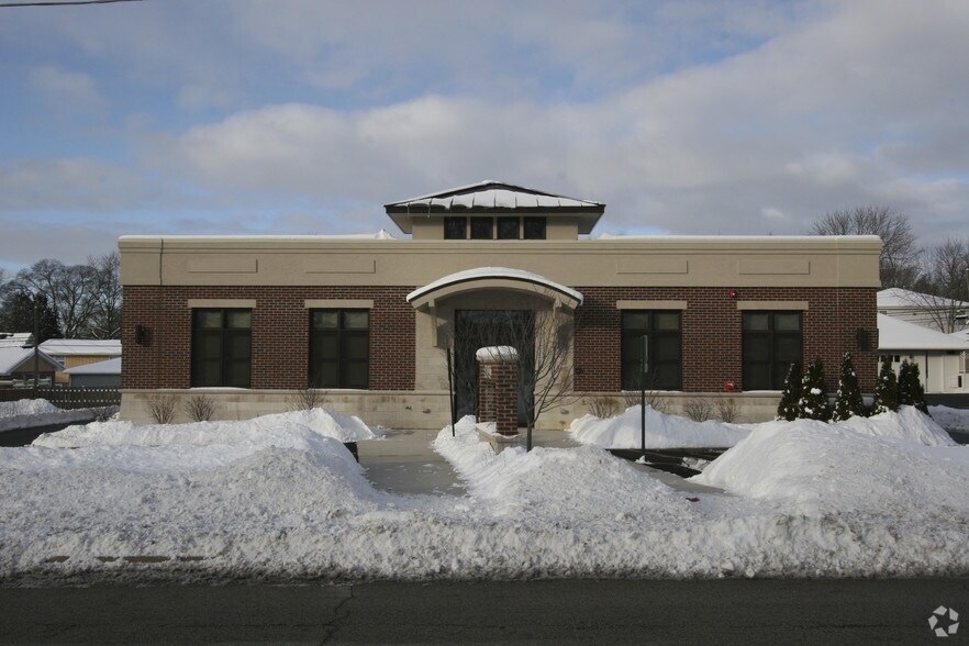 More Photos Of 828 N Cass Ave, Westmont Medical For Sale