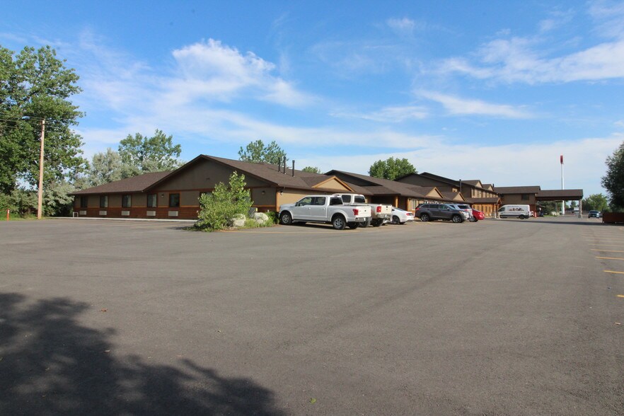 More Photos Of 201 14th St W, Hardin Hotel For Sale