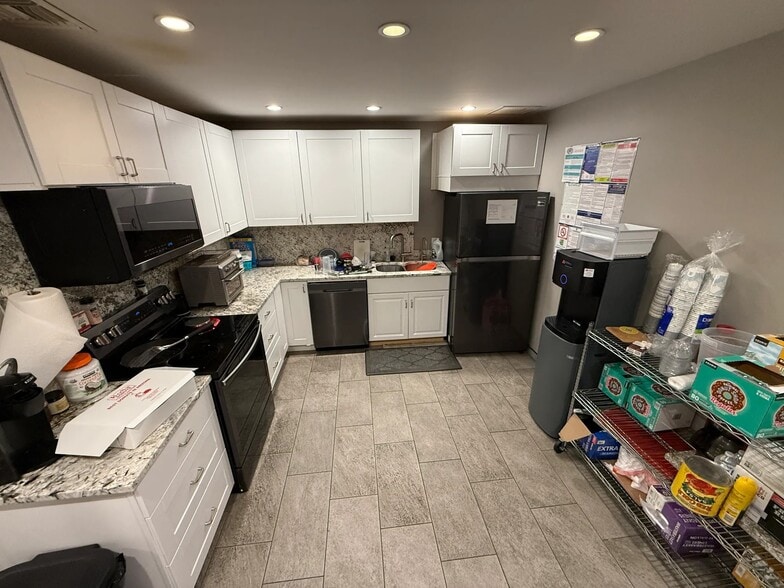 More Photos Of 414 S Grand Ave, Mesa Warehouse For Lease