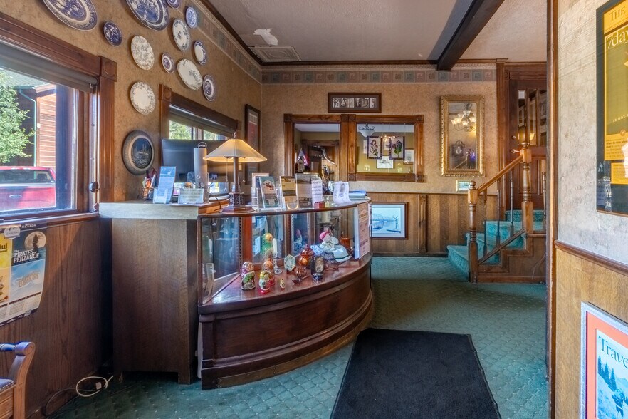 More Photos Of 210 Rapids Ln, Grand Lake Restaurant For Sale