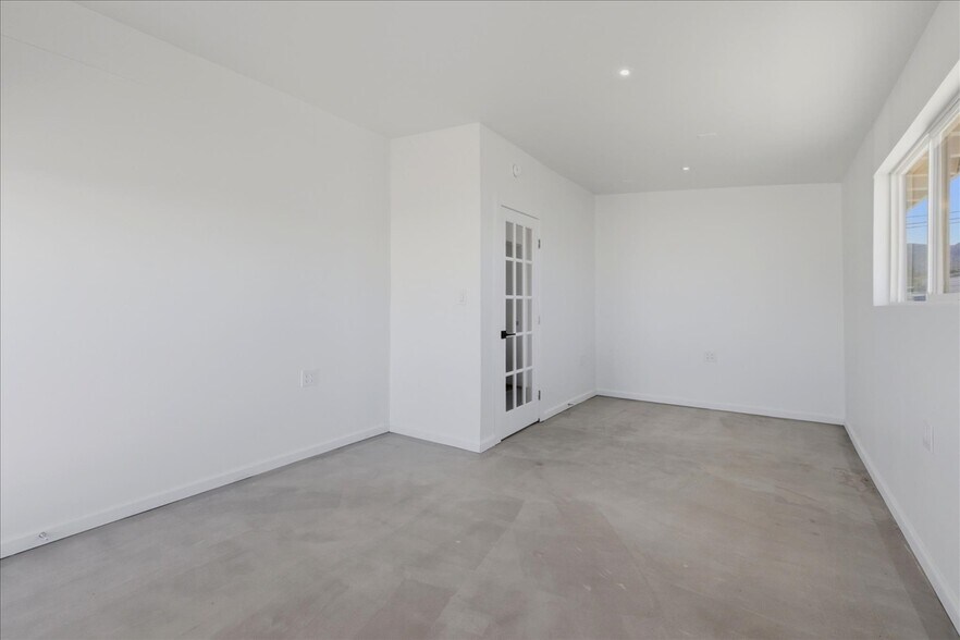 More Photos Of 61714 Commercial St, Joshua Tree General Retail For Sale