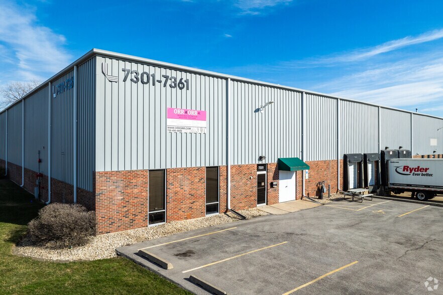 Primary Photo Of 7301-7361 S Meade Ave, Bedford Park Warehouse For Lease