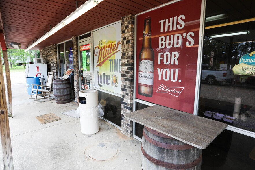More Photos Of 1242 Elks Lake Rd, Hattiesburg Service Station For Sale