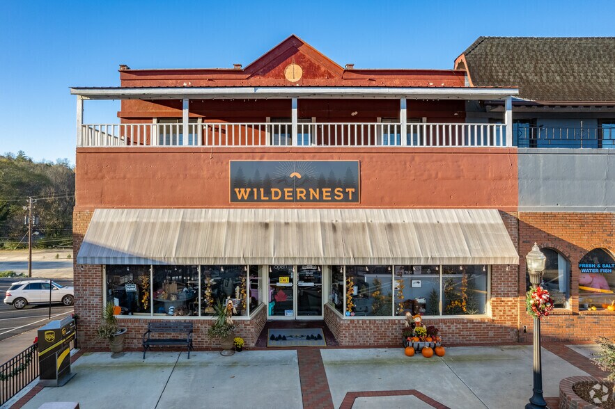 More Photos Of 1423 Washington St, Clarkesville Storefront Retail Office For Lease