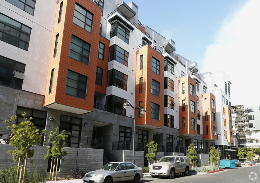 More Photos Of 1155 4th St, San Francisco Apartments For Lease