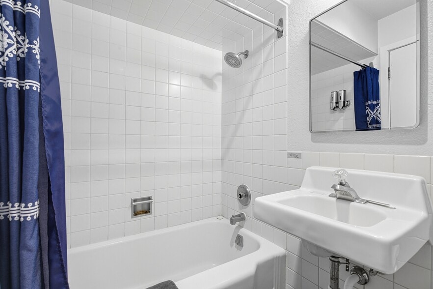 More Photos Of 615 S Main St, Colfax Hotel For Sale