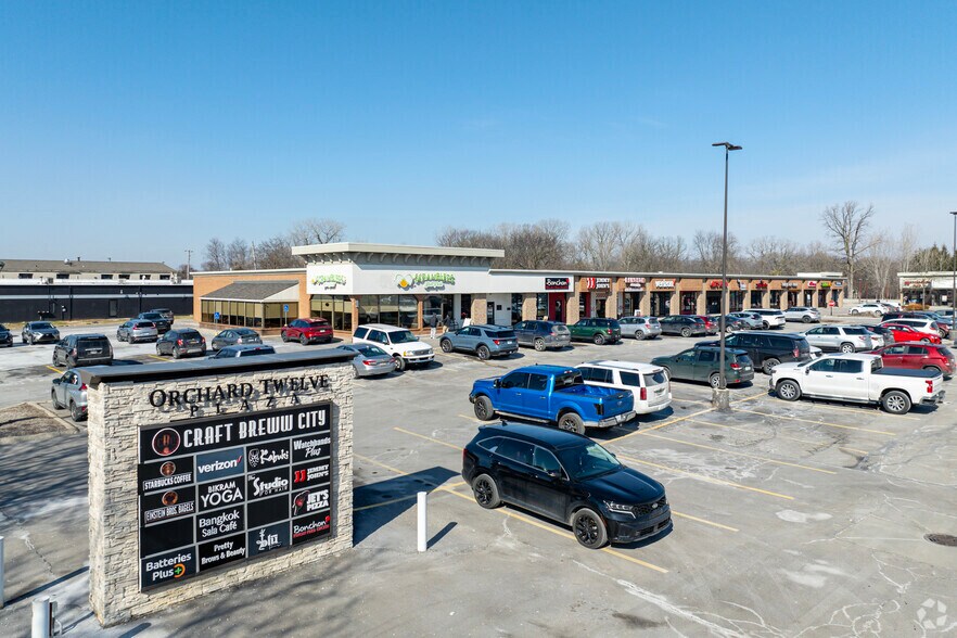 More Photos Of 27841-27909 Orchard Lake Rd, Farmington Hills Storefront For Lease