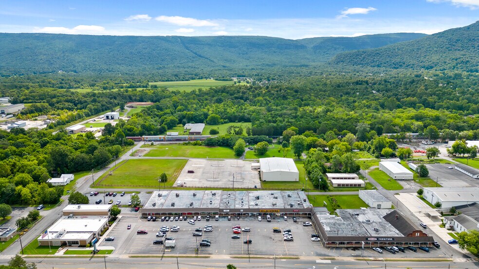 More Photos Of 152 N Main St, Trenton General Retail For Sale