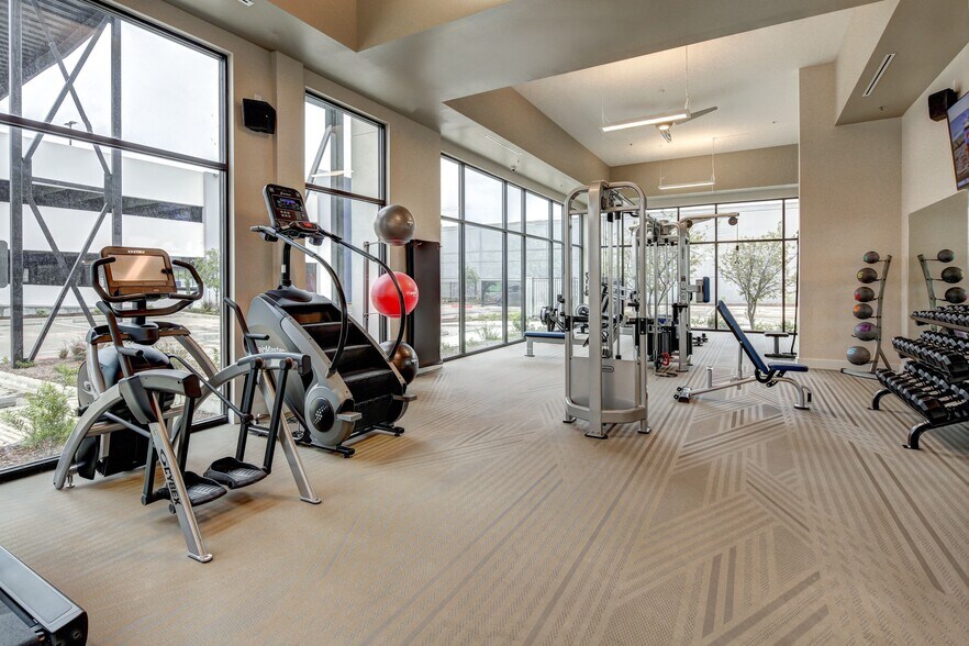 More Photos Of 200 Springtown Way, San Marcos Unknown For Lease