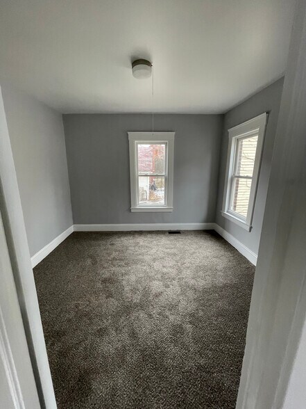 More Photos Of 1386 E 43rd St, Cleveland Specialty For Sale