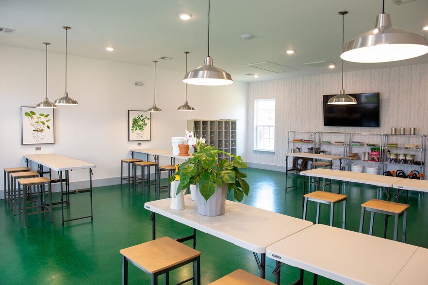 More Photos Of 2200 Carl D Silver Pky, Fredericksburg Apartments For Lease