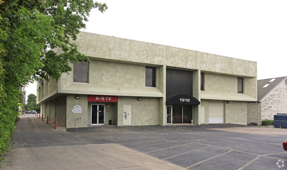 More Photos Of 1912 W Anderson Ln, Austin Loft Creative Space For Sale