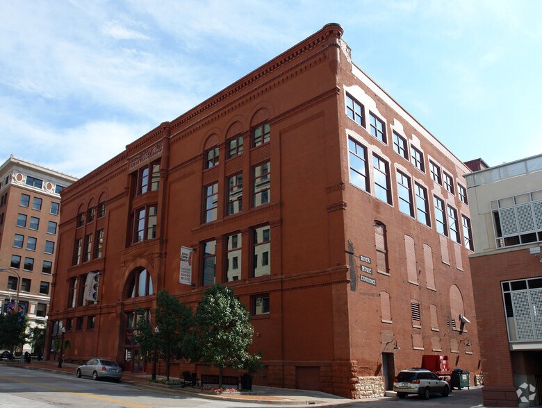 More Photos Of 131 W 2nd St, Davenport Office Residential For Sale