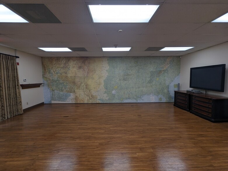 More Photos Of 2660 Sweetgum Ln, Beaumont Office For Sale