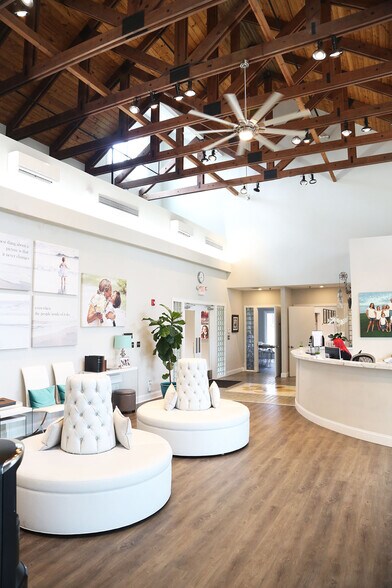 More Photos Of 1025 Sam Rittenberg Blvd, Charleston Office For Lease