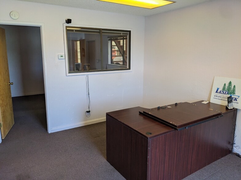 More Photos Of 1260 Elmer St, Belmont Warehouse For Lease